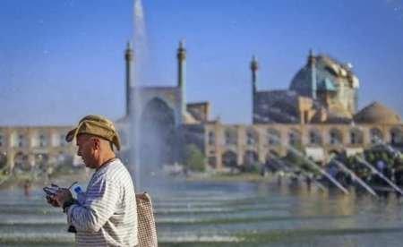 برخورد نامناسب دولت با تشکیل وزارت گردشگری، توریست های فقیری که برای ایران پول نمی آورند